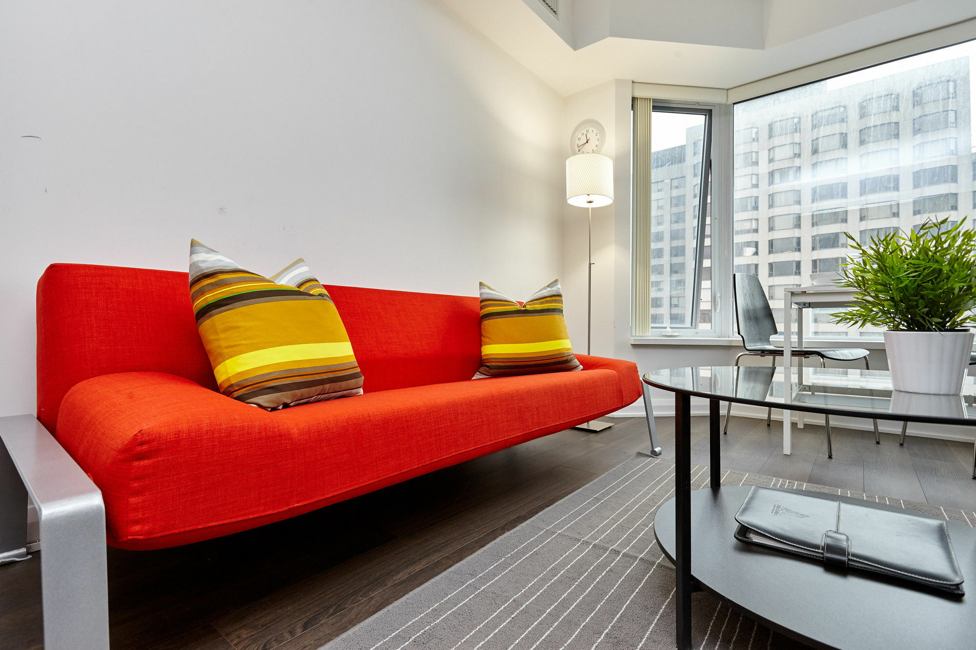 טורונטו Atlas Suites - Yorkville Furnished Apartments מראה חיצוני תמונה